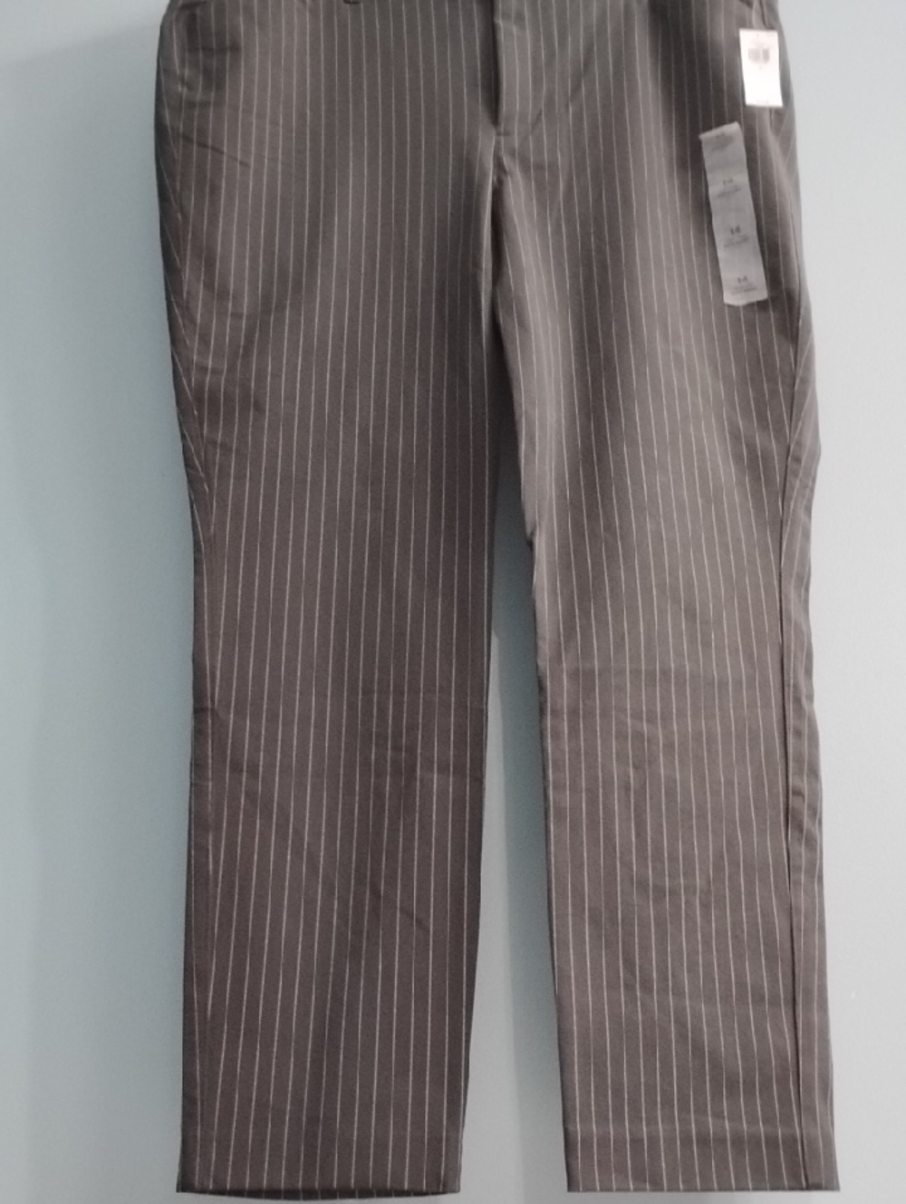 NWT Old Navy Gray Pinstripe High-Rise Pixie Skinny Pants Size 14 - Picture 4 of 6